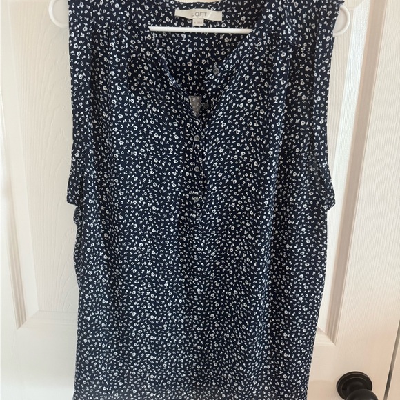 Loft Top- - Picture 2 of 5